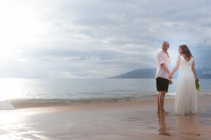 couple walking the beach chose to elope in Maui