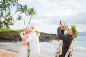 Maui beach wedding ceremony on Ulua Beach